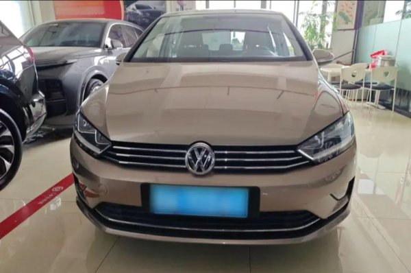 Volkswagen Golf Sportsvan 2016 1.6L Automatic Comfort Model, 2016 года