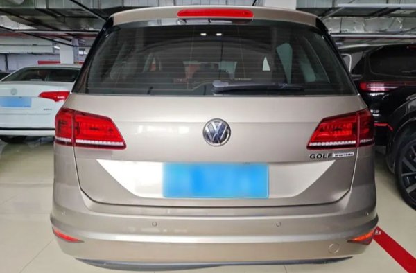 Volkswagen Golf Sportsvan 2016, 180900 км, за 7311 USD