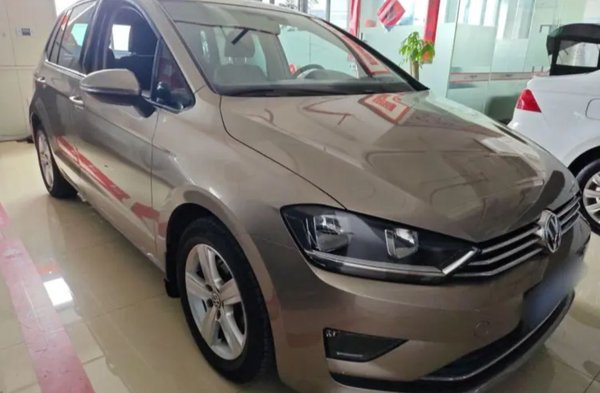 Volkswagen Golf Sportsvan 2016 1.6L Automatic Comfort Model, 2016 года