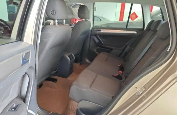 Volkswagen Golf Sportsvan 2016, 180900 км, за 7311 USD - фото 9