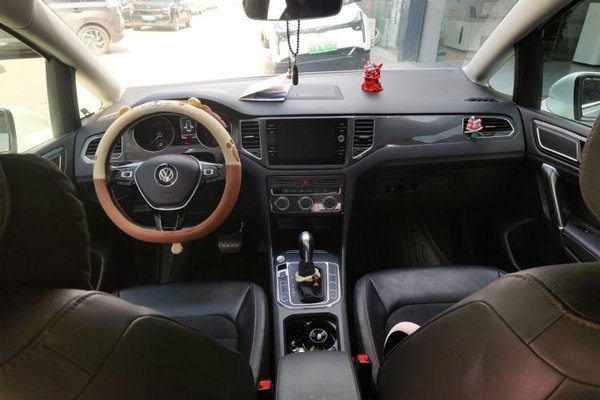 Volkswagen Golf Sportsvan 2018, 54900 км, за 9803 USD - фото 6