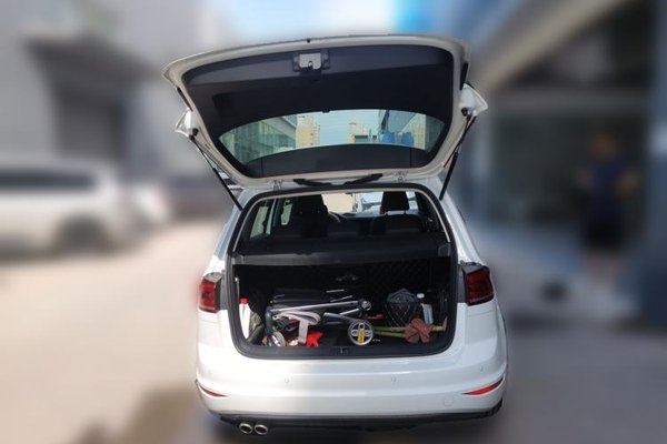 Volkswagen Golf Sportsvan 2018, 54900 км, за 9803 USD - фото 16