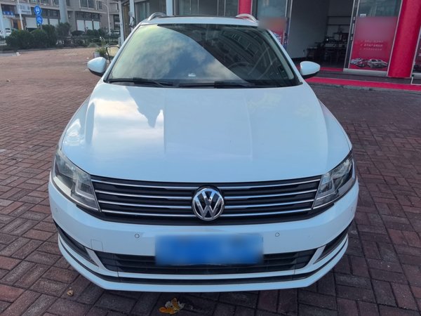 Volkswagen Gran Lavida 2015, 116000 км, за 6743 USD