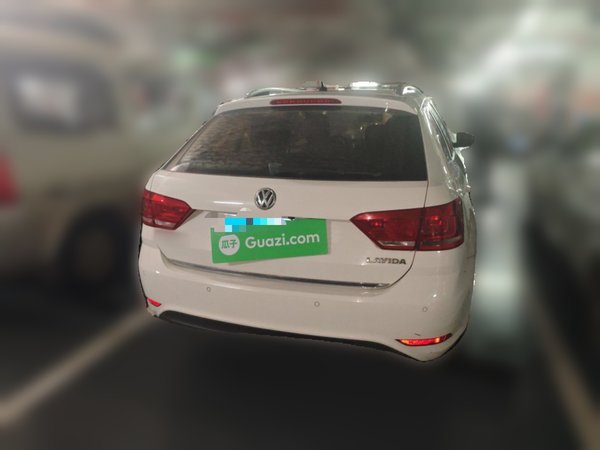 Volkswagen Gran Lavida 2015, 174300 км, за 5344 USD