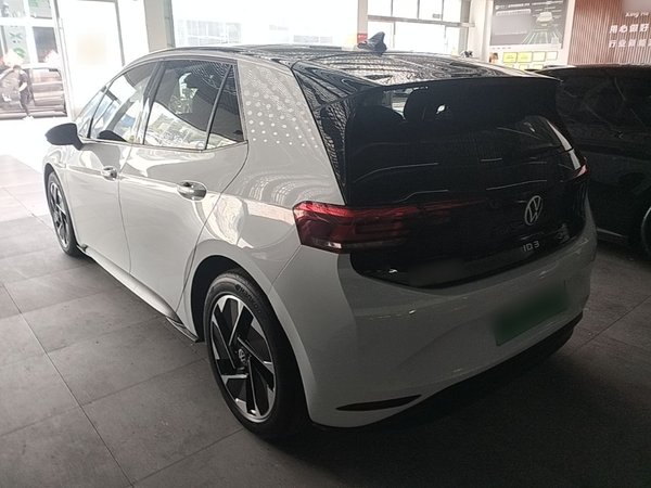 Volkswagen ID.3 2021, 56400 км, за 13043 USD