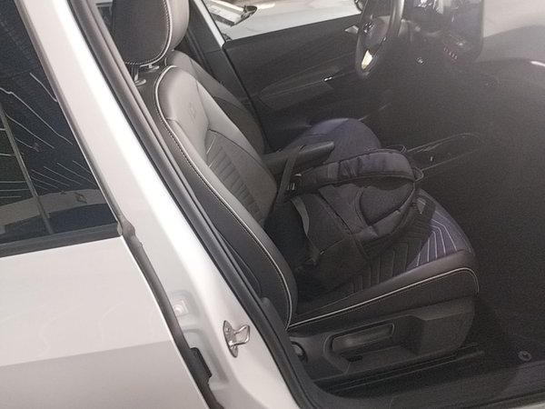 Volkswagen ID.3 2021, 56400 км, за 13043 USD - фото 23