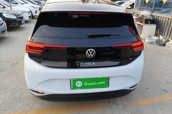 Volkswagen ID.3 2021, 60199 км, за 12843 USD