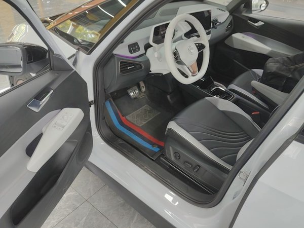Volkswagen ID.3 2021, 61400 км, за 13570 USD - фото 19