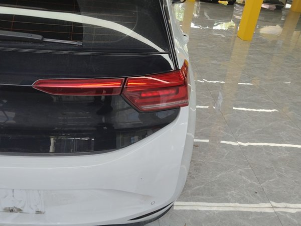Volkswagen ID.3 2021, 61400 км, за 13570 USD - фото 7