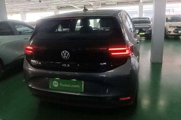 Volkswagen ID.3 2023, 13899 км, за 14212 USD