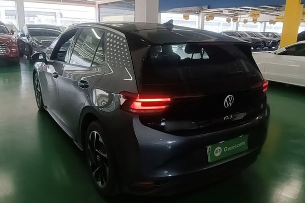 Volkswagen ID.3 2023, 13899 км, за 14212 USD