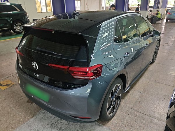 Volkswagen ID.3 2023, 25200 км, за 14792 USD - фото 6