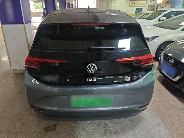 Volkswagen ID.3 2023, 25200 км, за 14792 USD