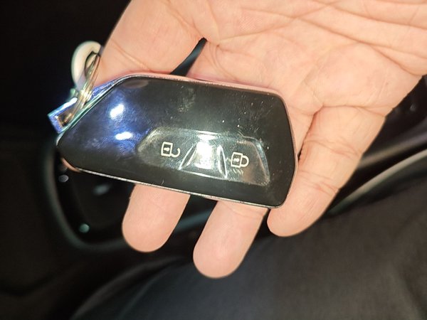 Volkswagen ID.3 2023, 25200 км, за 14792 USD - фото 12