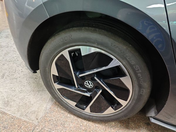 Volkswagen ID.3 2023, 25200 км, за 14792 USD - фото 10