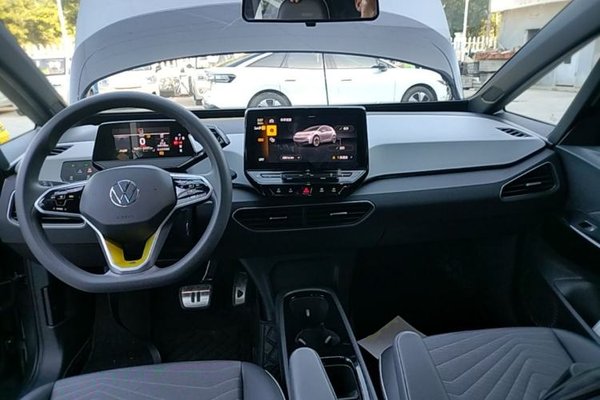 Volkswagen ID.3 2023, 28000 км, за 14567 USD