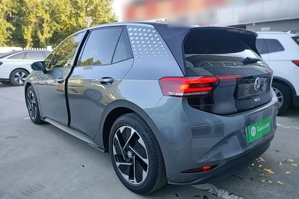 Volkswagen ID.3 2023, 28000 км, за 14567 USD - фото 1