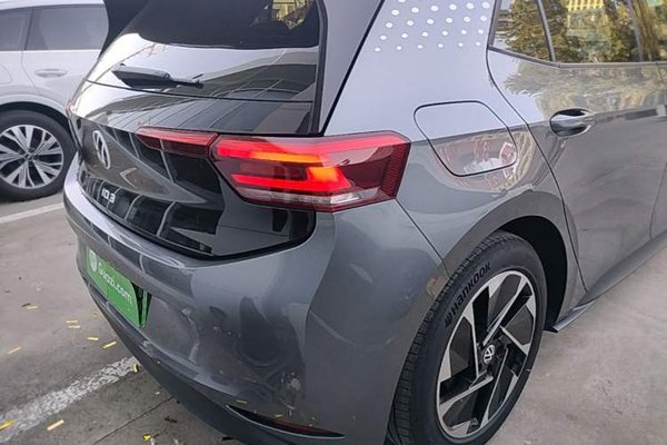 Volkswagen ID.3 2023, 28000 км, за 14567 USD