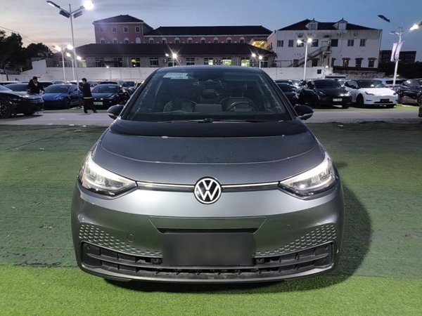 Volkswagen ID.3 2023, 5300 км, за 14199 USD