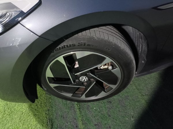 Volkswagen ID.3 2023, 5300 км, за 14199 USD - фото 8