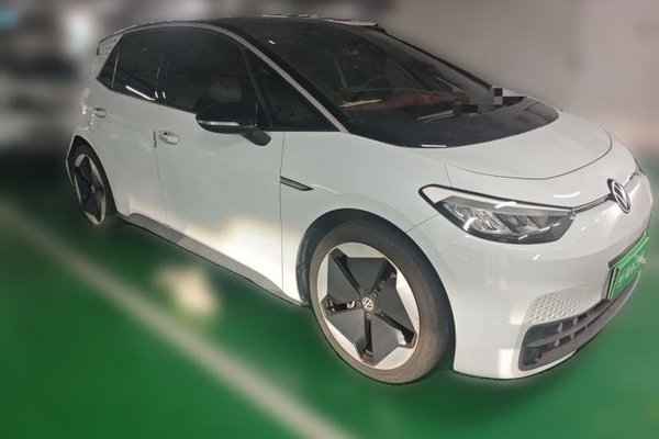Volkswagen ID.3 2023, 12000 км, за 14307 USD