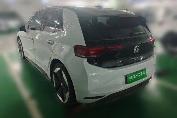 Volkswagen ID.3 2023, 12000 км, за 14307 USD