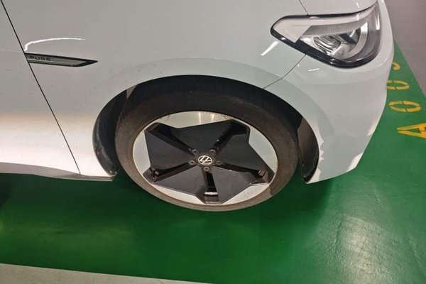 Volkswagen ID.3 2023, 12000 км, за 14307 USD - фото 8
