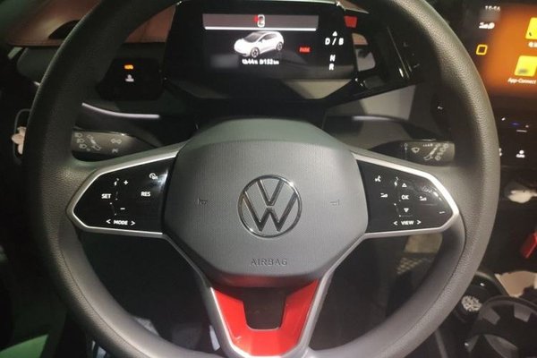 Volkswagen ID.3 2023, 12000 км, за 14307 USD - фото 9
