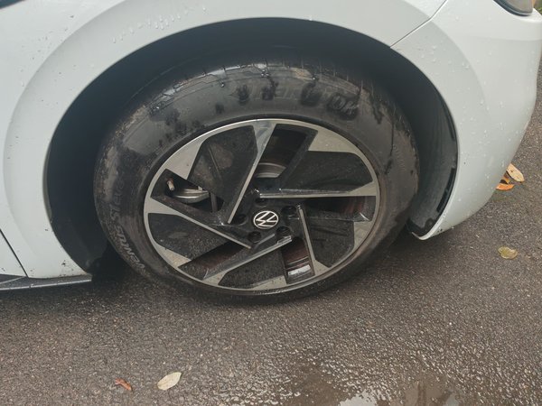 Volkswagen ID.3 2023, 12700 км, за 14238 USD