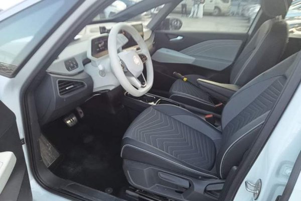 Volkswagen ID.3 2023, 34100 км, за 15315 USD - фото 23