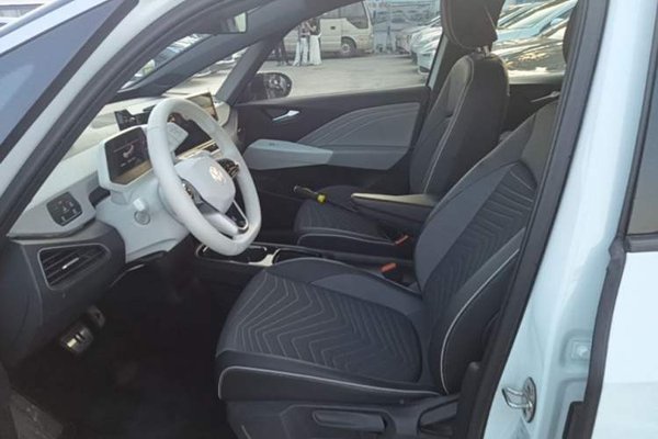 Volkswagen ID.3 2023, 34100 км, за 15315 USD - фото 22