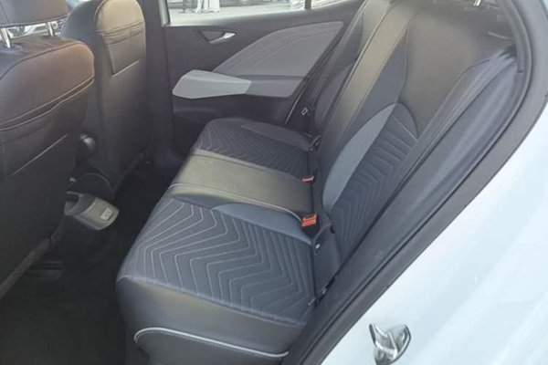Volkswagen ID.3 2023, 34100 км, за 15315 USD - фото 25