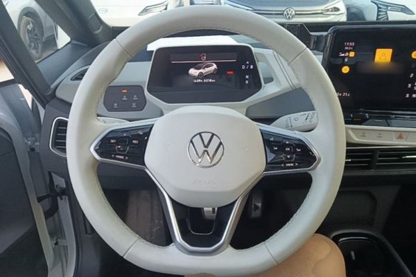 Volkswagen ID.3 2023, 34100 км, за 15315 USD - фото 18