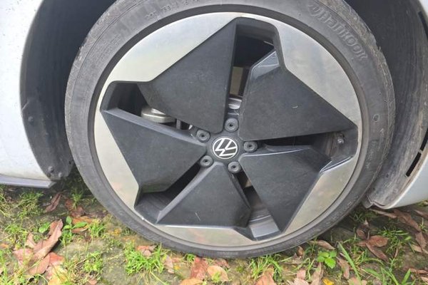 Volkswagen ID.3 2023, 45700 км, за 12939 USD