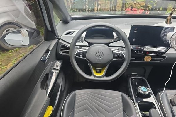 Volkswagen ID.3 2023, 45700 км, за 12939 USD - фото 7