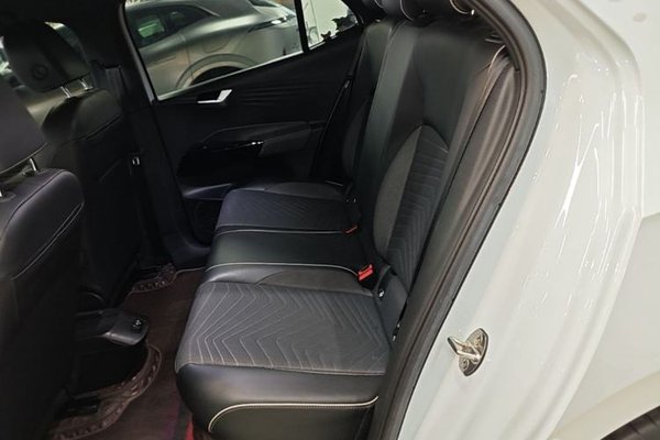 Volkswagen ID.3 2023, за 14395 USD - фото 20