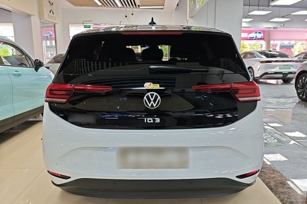 Volkswagen ID.3 2023, за 14395 USD