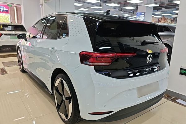 Volkswagen ID.3 2023, за 14395 USD