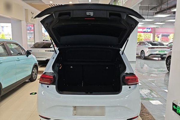 Volkswagen ID.3 2023, за 14395 USD - фото 22
