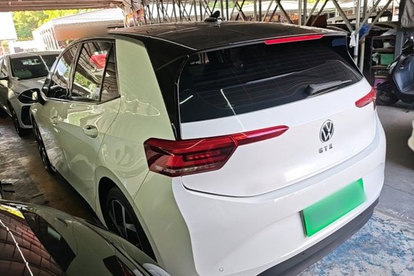 Volkswagen ID.3 2024, 50800 км, за 13490 USD
