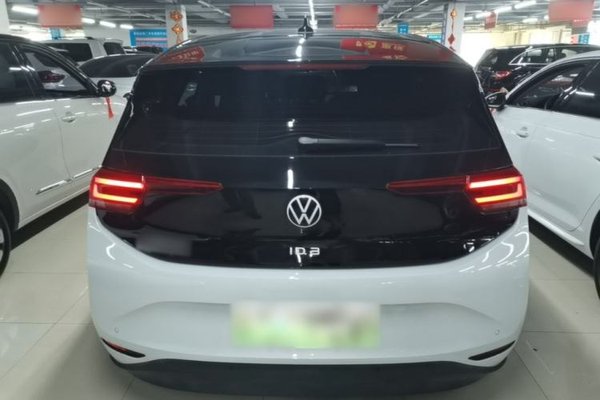 Volkswagen ID.3 2024, 57600 км, за 13298 USD