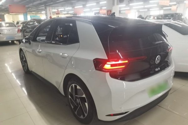 Volkswagen ID.3 2024, 57600 км, за 13298 USD