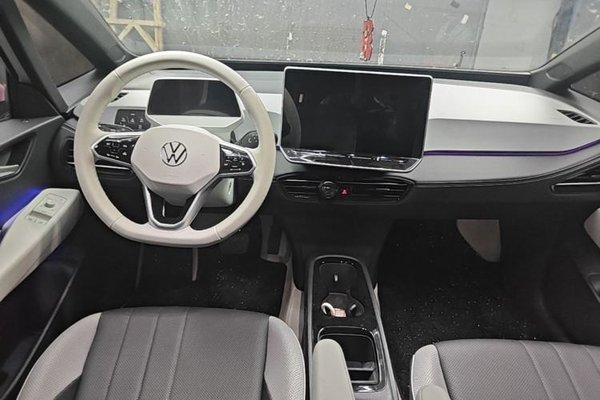 Volkswagen ID.3 2025, 6500 км, за 16367 USD - фото 14