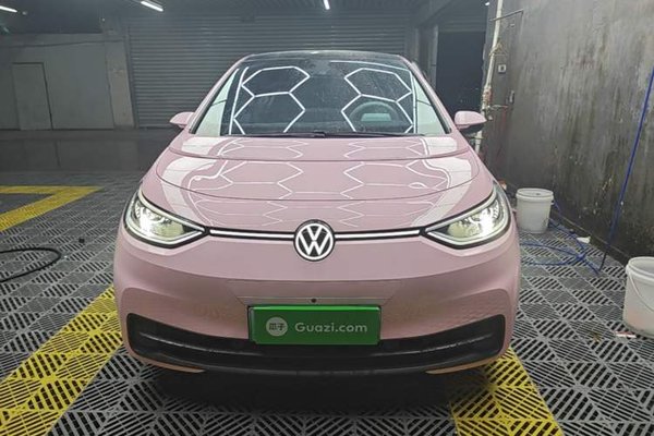 Volkswagen ID.3 2025, 6500 км, за 16367 USD