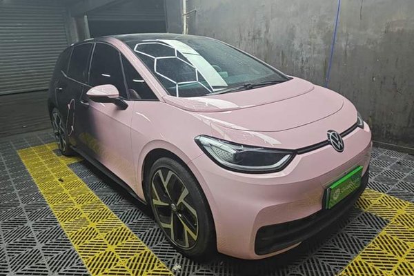 Volkswagen ID.3 2025, 6500 км, за 16367 USD