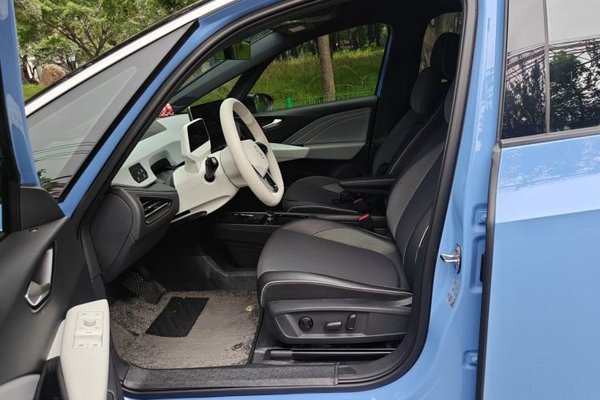 Volkswagen ID.3 2025, 20099 км, за 14643 USD - фото 16