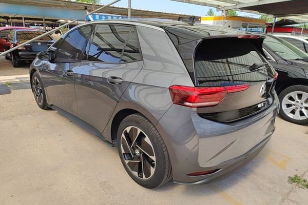 Volkswagen ID.3 2025, 22799 км, за 16810 USD