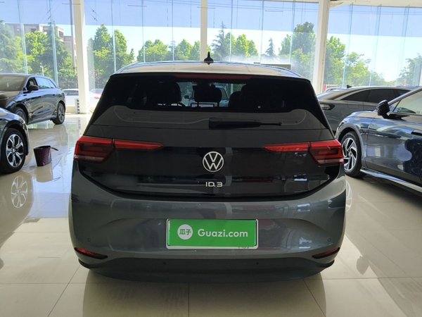 Volkswagen ID.3 2025, 22400 км, за 14817 USD
