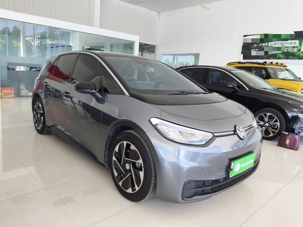 Volkswagen ID.3 2025, 22400 км, за 14817 USD