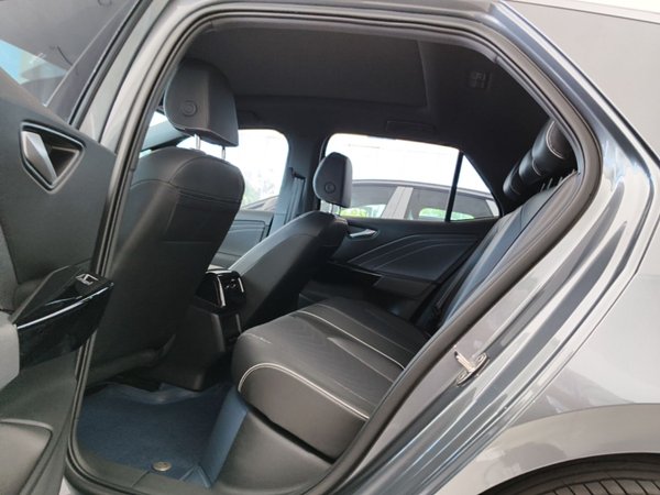 Volkswagen ID.3 2025, 22400 км, за 14817 USD - фото 20